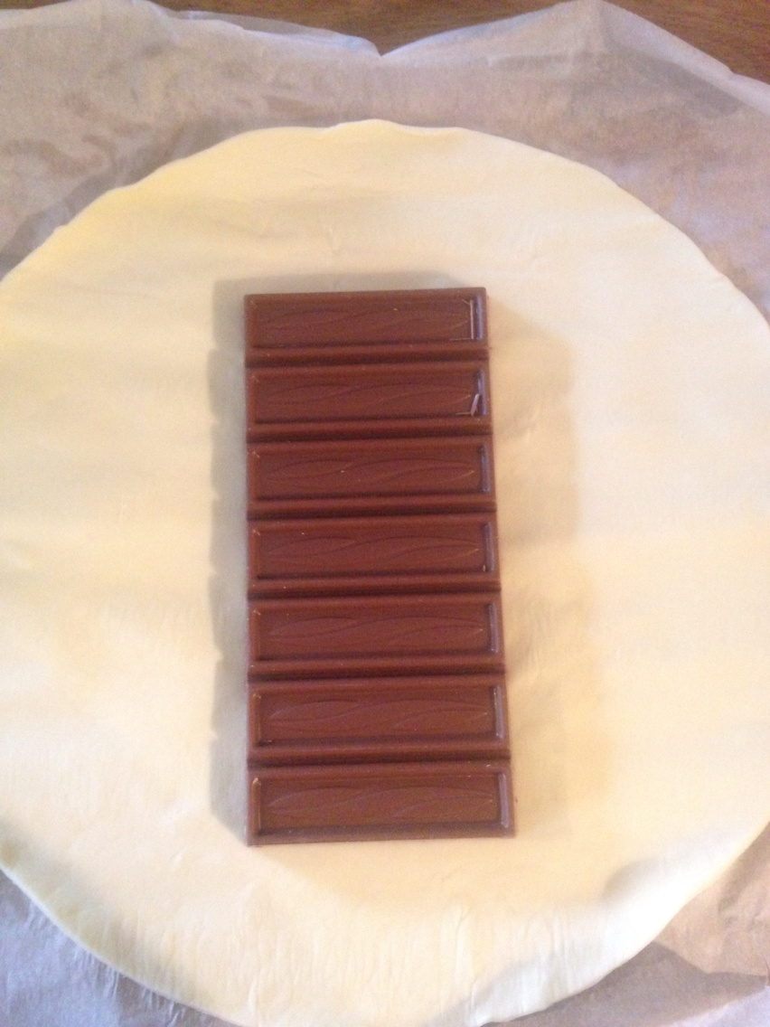  Chocolate pastry 